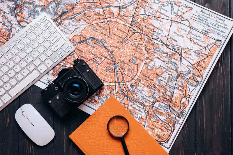 عکس زیبا از کیبورد کنار دوربین