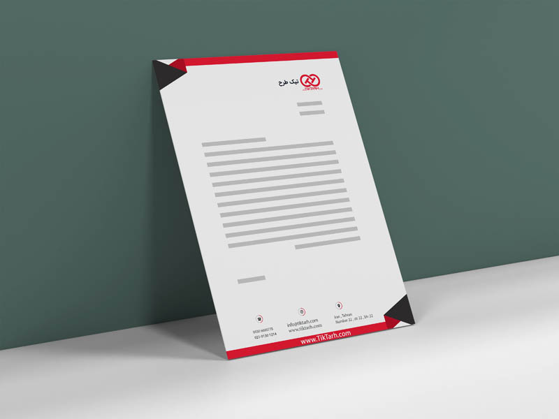 موکاپ سربرگ کنار دیوار