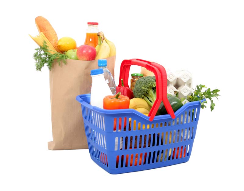 طرح دوربری شده از سبد و پاکت خرید