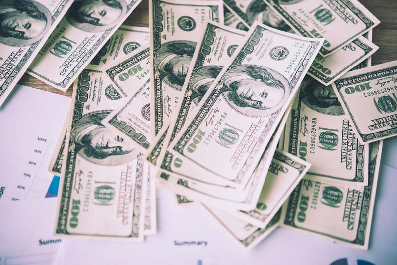 دانلود تصویر با کیفیت پول های صد دلاری