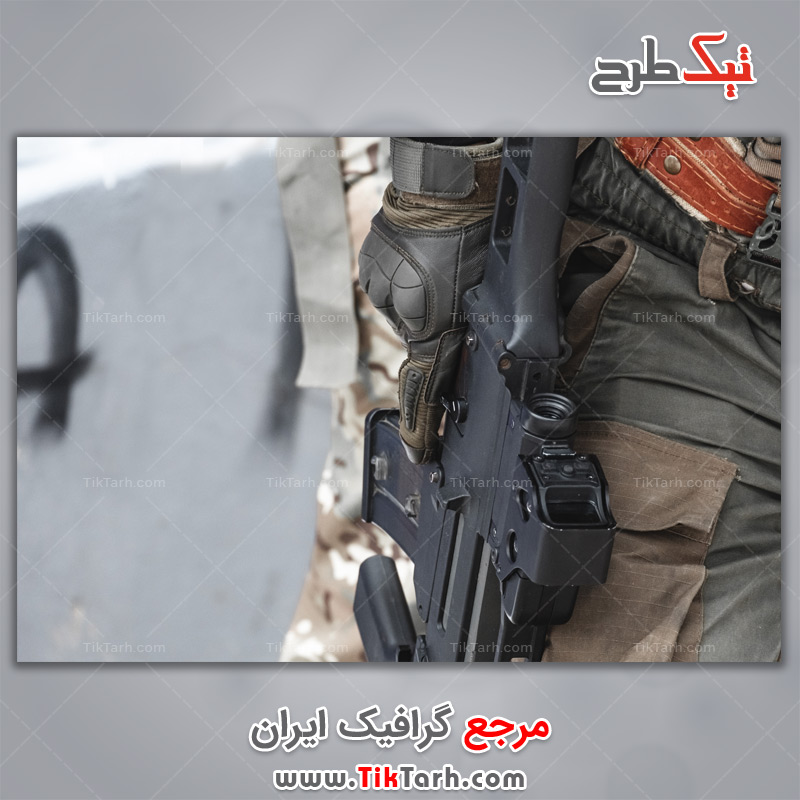 دانلود عکس با کیفیت تفنگ در دست سرباز