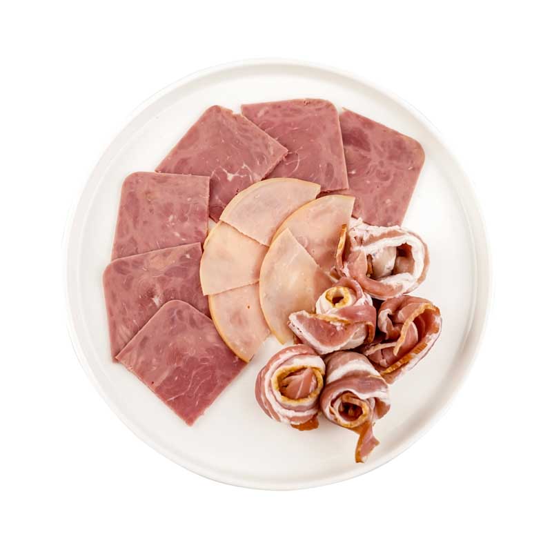 طرح انواع گوشت خام داخل بشقاب