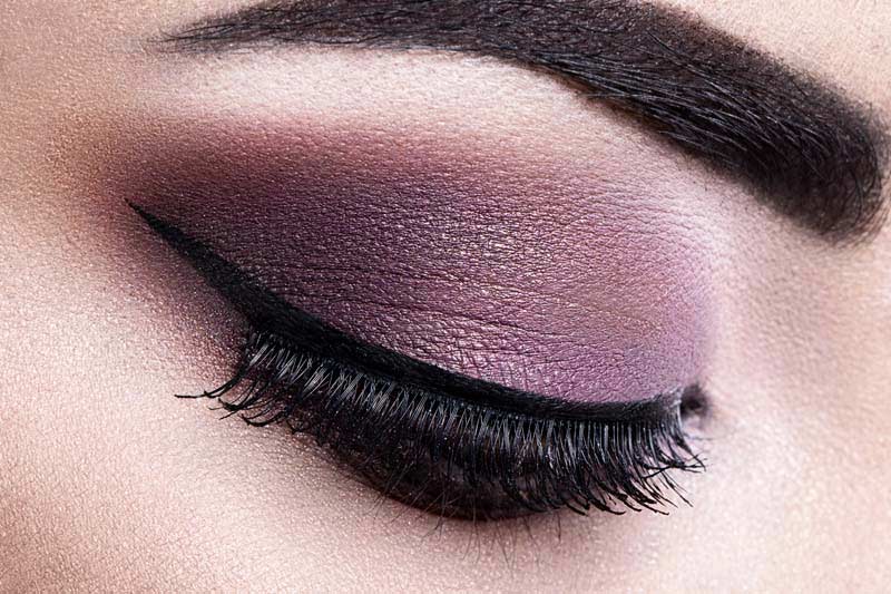 تصویر باکیفیت سایه و خط چشم تیره
