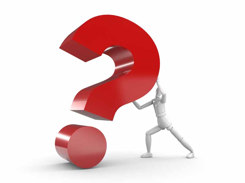 عکس آدمک در حال نگه داشتن علامت سوال