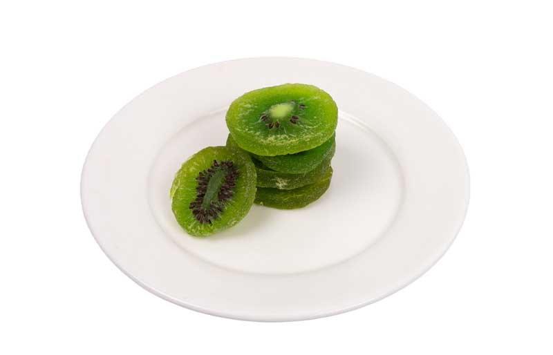 طرح کیوی خشک داخل بشقاب سفید