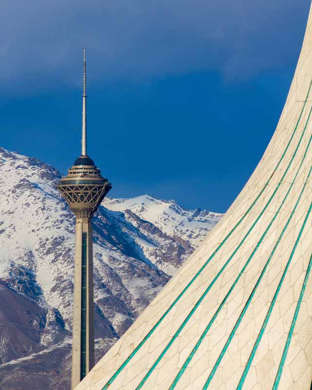 تصویر باکیفیت برج میلاد و آزادی