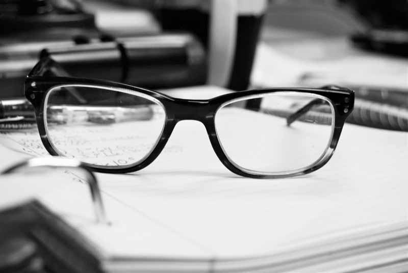 تصویر باکیفیت عینک طبی کوچک