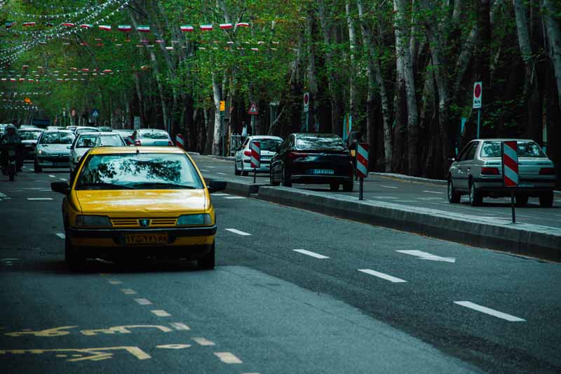 عکس تاکسی در خیابان تهران