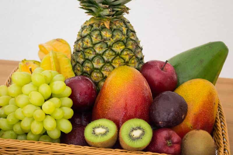 دانلود تصویر سبد پر از میوه