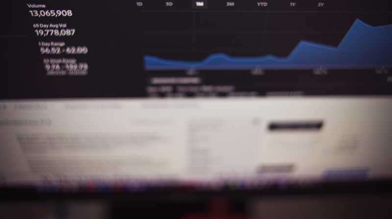 دانلود عکس بررسی وضعیت نمودار با صفحه تار