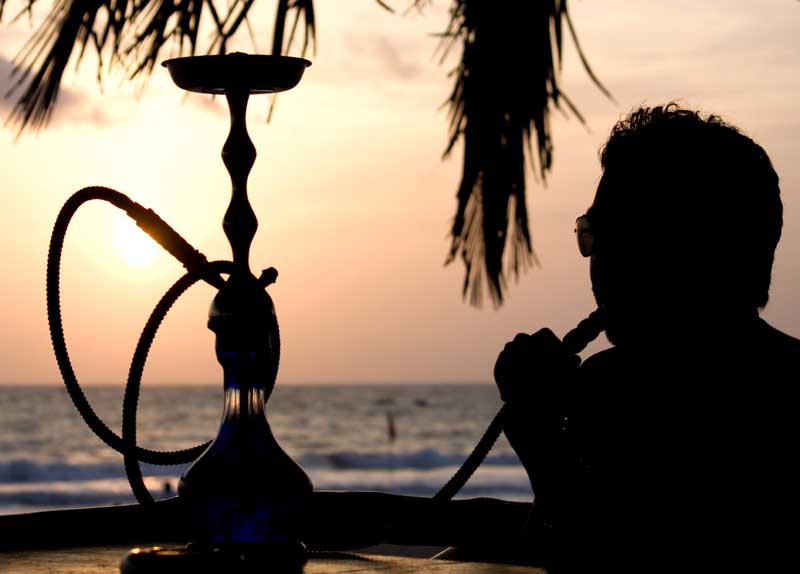 تصویر با کیفیت قلیان کشیدن