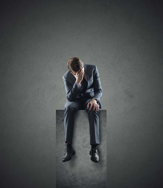 دانلود عکس با کیفیت کلافگی و خستگی در مسیر کار
