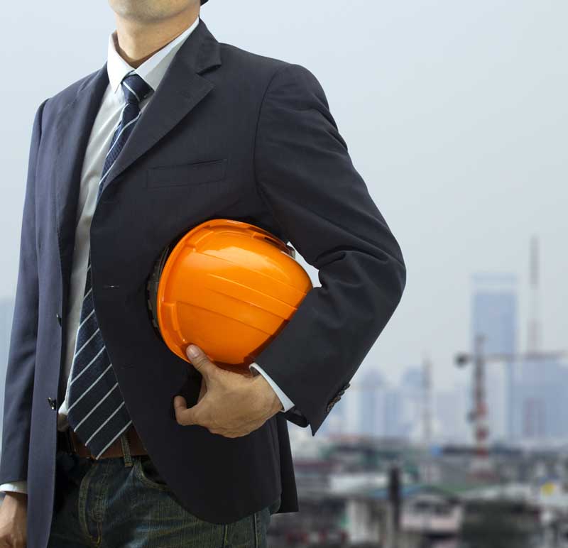 دانلود عکس لارج فرمت مهندس با کلاه ایمنی