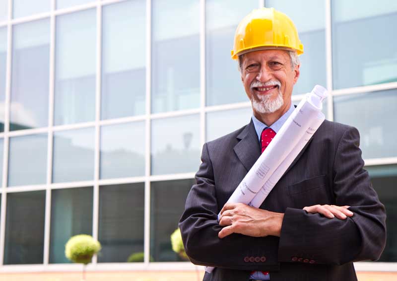 دانلود عکس لارج فرمت مهندس با نقشه ساختمان