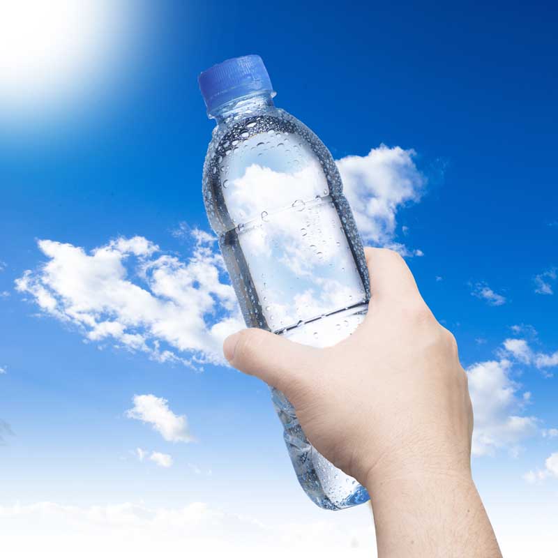 عکس لارج فرمت از آب معدنی خنک