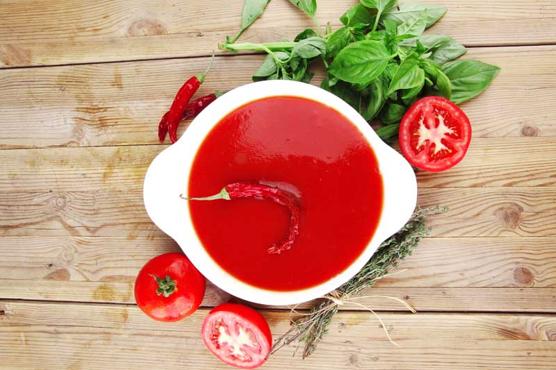 تصویر زیبا از آب گوجه و فلفل