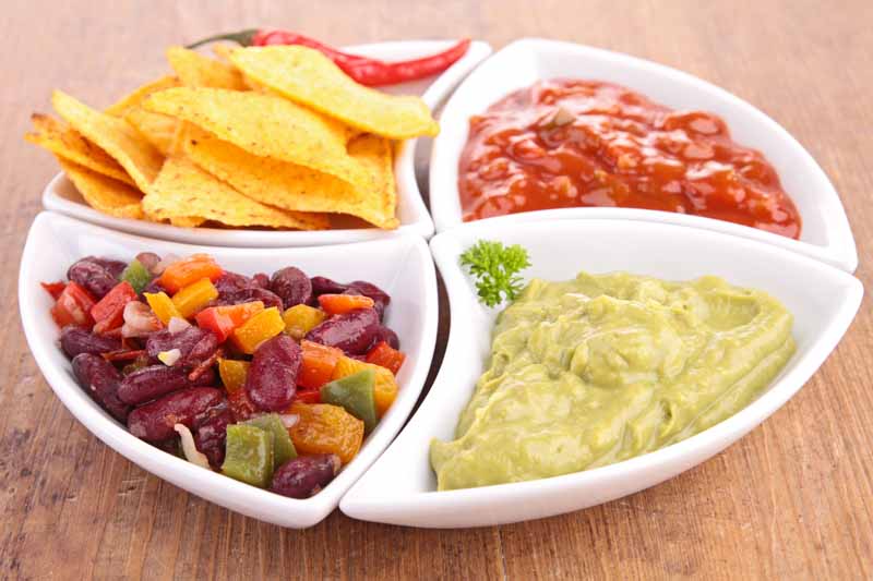 عکس از غذا در بشقاب چهار خانه ای