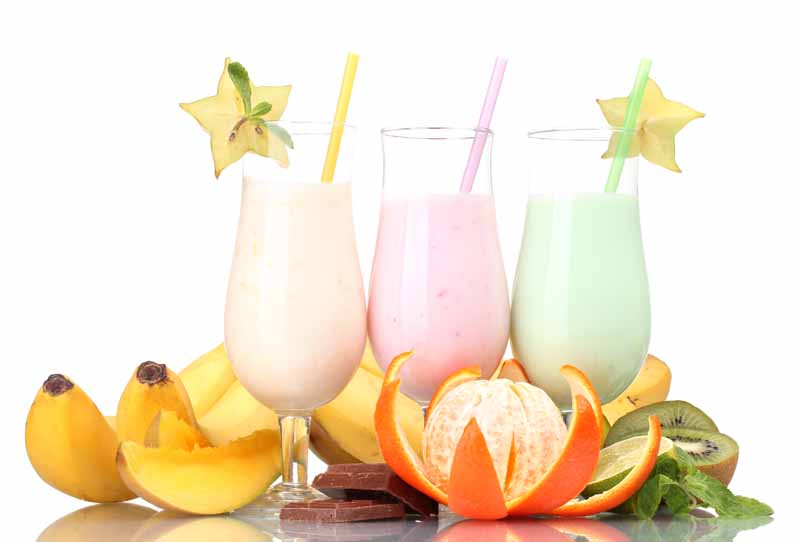 تصویر زیبا از سه آبمیوه و موز