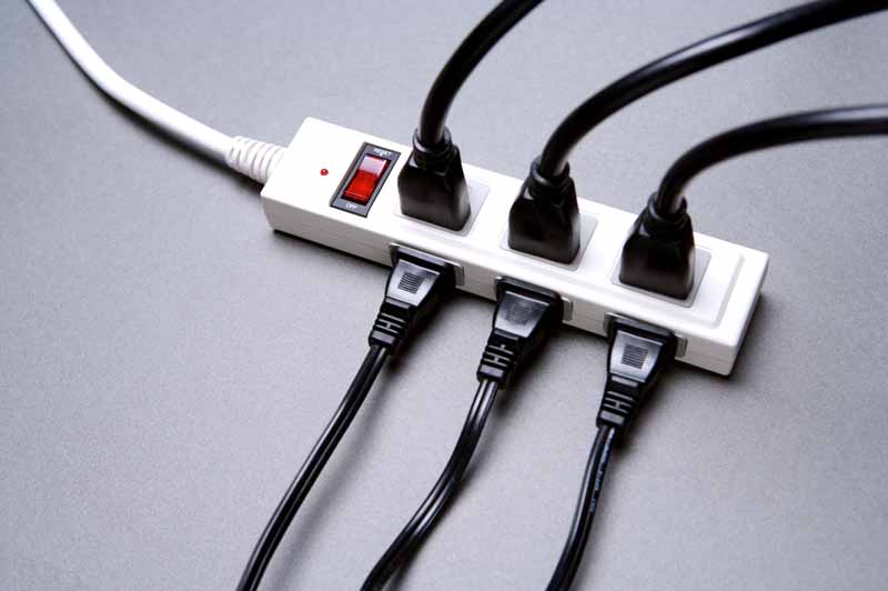 عکس با کیفیت از سیم سیار با شش خروجی
