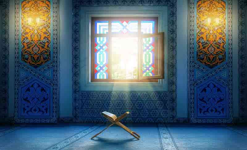 دانلود تصویر قرآن روی رحل در مسجد