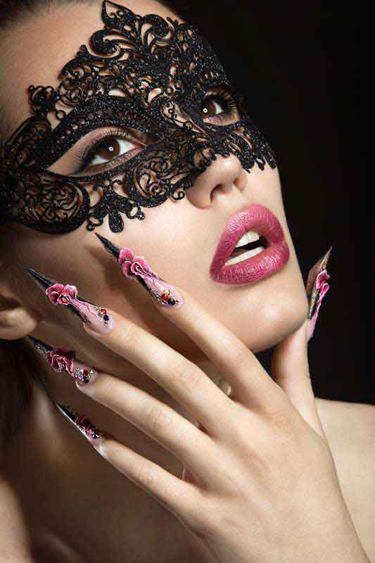 عکس لارج فرمت کاشت ناخن و نقاب بالماسکه