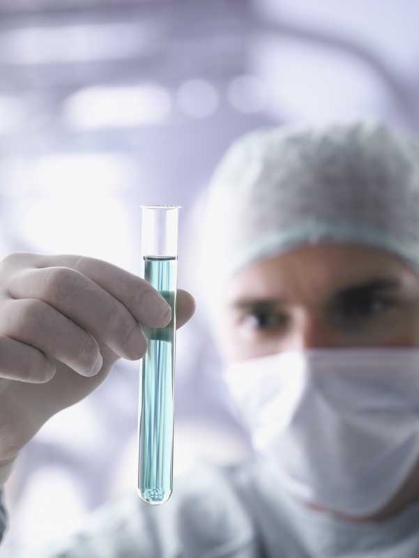 عکس زیبا از بررسی مایع آزمایش
