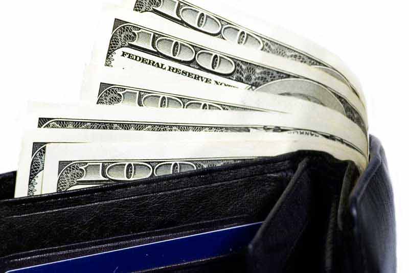 عکس زیبا از 100 دلاری ها در کیف