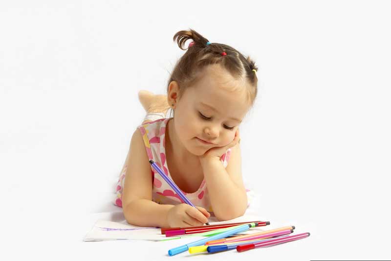 عکس زیبا از دختر با خودکار های رنگی