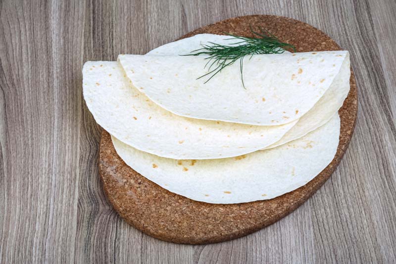 عکس با کیفیت از نان لواش سفید